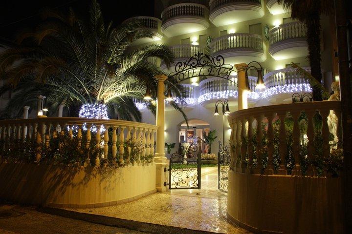 Hotel Eva Alba Adriatica Eksteriør billede