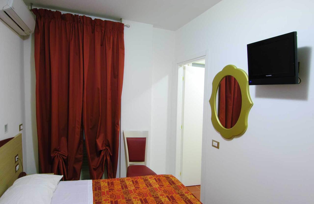 Hotel Eva Alba Adriatica Eksteriør billede
